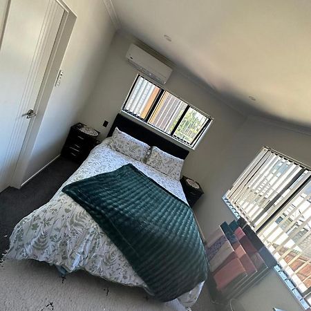 Auckand Holiday In The Golden Circle Villa Auckland Bagian luar foto