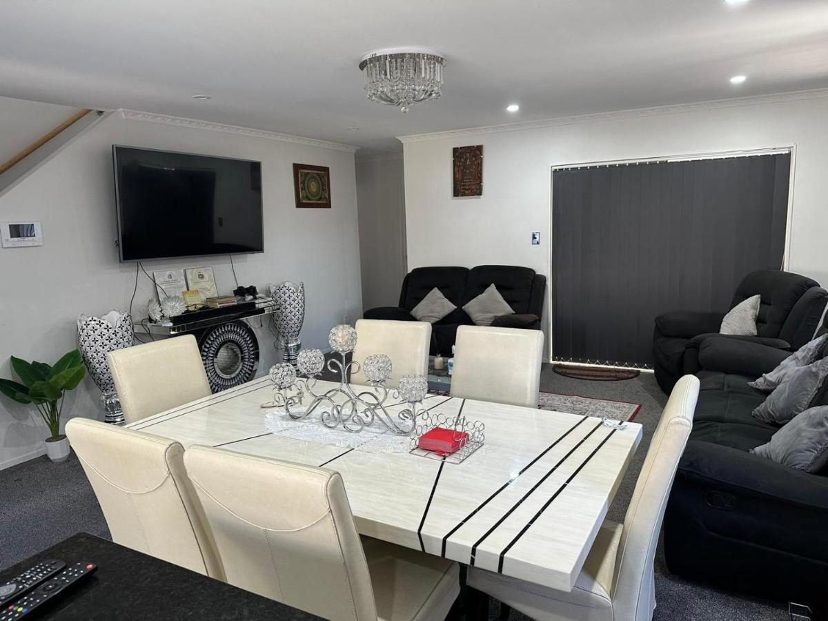 Auckand Holiday In The Golden Circle Villa Auckland Bagian luar foto